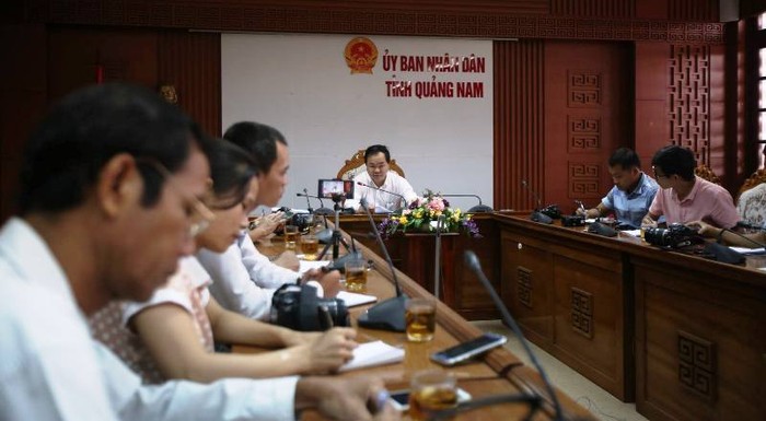 Chính quyền tỉnh Quảng Nam thông tin ban đầu về vụ hút trộm cát ở Đà Nẵng. Ảnh: TT