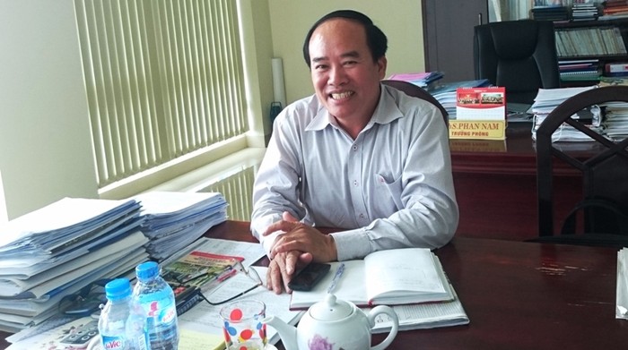 Ông Phan Nam - Trưởng phòng Giáo dục và Đào tạo thành phố Huế thừa nhận việc thu tiền học trái tuyến là không có cơ sở pháp lý. Ảnh: TL