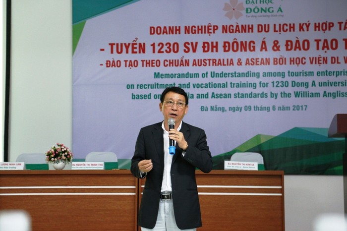 Ông Huỳnh Tấn Vinh, chủ tịch hiệp hội du lịch Đà Nẵng cho rằng, số lượng sinh viên tốt nghiệp mỗi năm chỉ đáp ứng 1/6 nhu cầu về nguồn nhân lực.