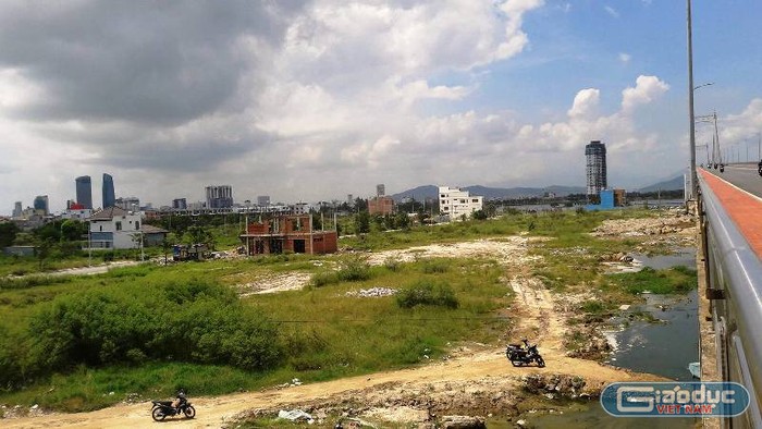 Dự án khu đô thị Harbuor Ville của Công ty Cổ phần Đầu tư Mega (năm 2008) nằm ở phía Đông cầu Thuận Phước (thuộc phường Nại Hiên Đông, quận Sơn Trà)