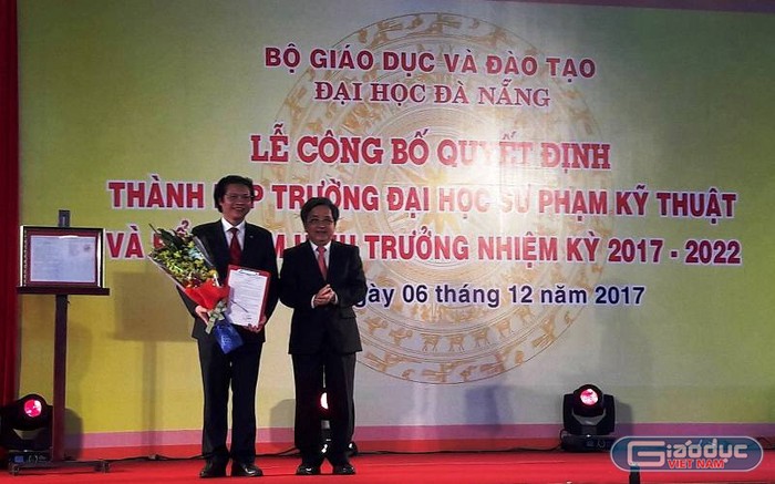 Phó giáo sư Phan Cao Thọ được bổ nhiệm làm Hiệu trưởng Trường Đại học Sư phạm Kỹ thuật - Đại học Đà Nẵng nhiệm kỳ 2017-2022. Ảnh: TT