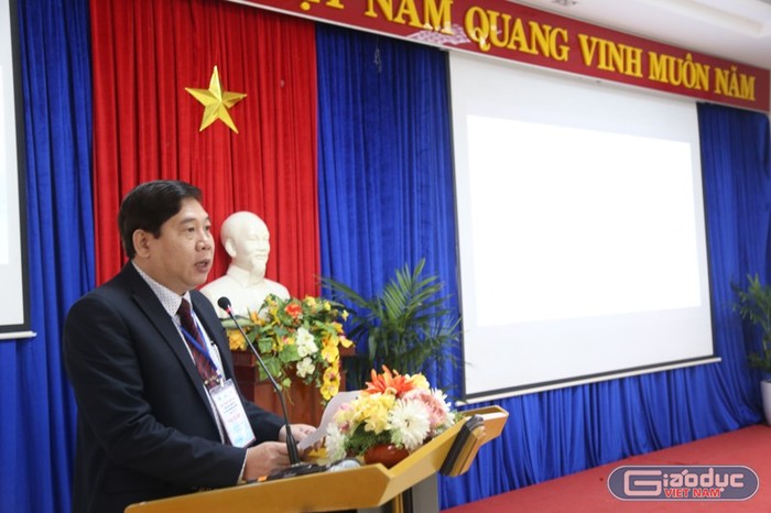 Phó giáo sư Nguyễn Mạnh Toàn, Hiệu trưởng Đại học Kinh tế Đà Nẵng chia sẻ về những thay đổi của môi trường kinh doanh trong bối cảnh toàn cầu hóa và cách mạng công nghiệp 4.0. Ảnh: TT