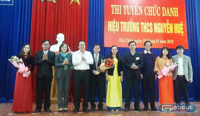 Các ứng viên tham dự kỳ thi tuyển Hiệu trưởng trường trung học cơ sở Nguyễn Huệ (Hải Châu, Đà Nẵng). Ảnh: TT