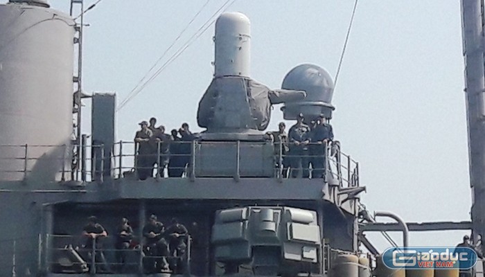 Hệ thống phòng thủ cực gần Phalanx CIWS Block 1B được trang bị trên tàu tuần dương.