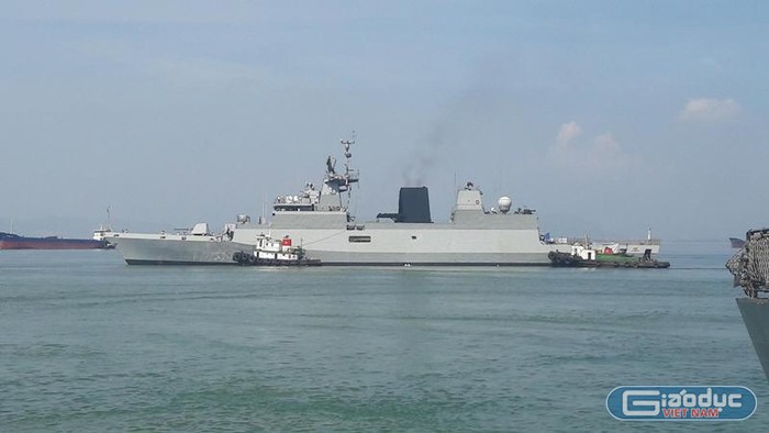 Tàu hộ tống INS KAMORTA là một lớp tàu hộ vệ săn ngầm tàng hình hiện đại của hạm đội Miền Đông, được trang bị vũ khí, khí tài săn ngầm và phòng không khá mạnh.