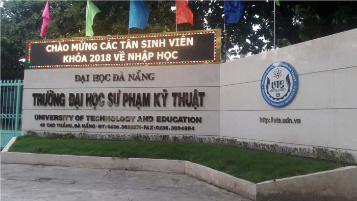 Trường Đại học Sư phạm Kỹ thuật Đà Nẵng đã cho dừng việc thu các khoản phí và lệ phí để hoàn thiên cơ sở pháp lý.