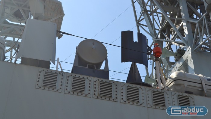 Hệ thống chống ngầm được lắp đặt trên tàu.