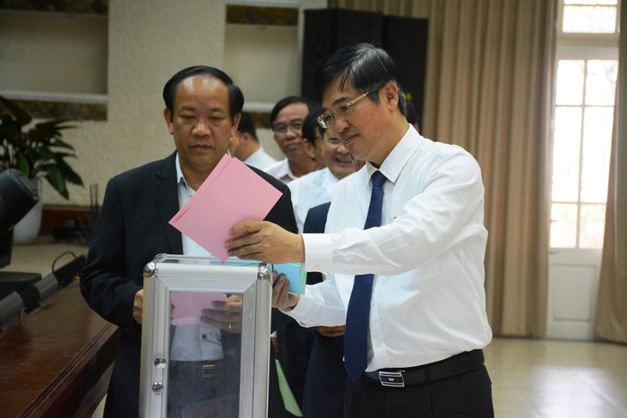 Quảng Nam bỏ phiếu tín nhiệm đối với các chức danh do Hội đồng nhân dân tỉnh bầu. Ảnh: LHA