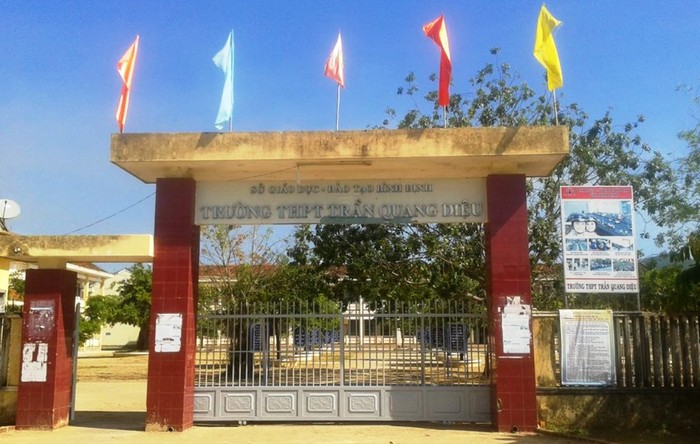Trường trung học phổ thông Trần Quang Diệu, nơi xảy ra vụ việc học sinh đánh thầy giáo nhập viện. (Ảnh trên facebook nhà trường).