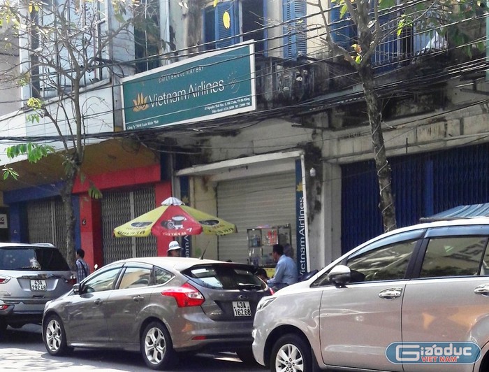 Số nhà 47 Nguyễn Thái Học (đang treo biển hiệu của VietNam Airlines) nằm ở vị trí đắc địa nhưng được bán với giá bèo cho Công ty trách nhiệm hữu hạn Minh Hưng Phát.