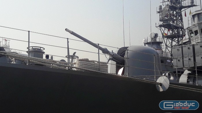 Pháo hạm của tàu JS SETOYUKI.