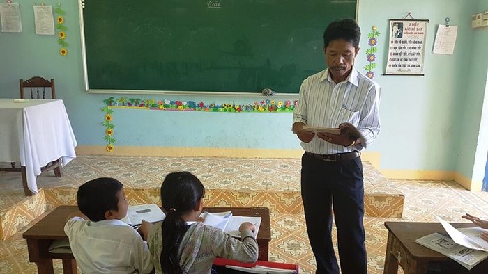 Giáo viên nhiều huyện miền núi Quảng Nam hoang mang, lo lắng vì công văn yêu cầu thu hồi số tiền đã hỗ trợ. Ảnh: NTT
