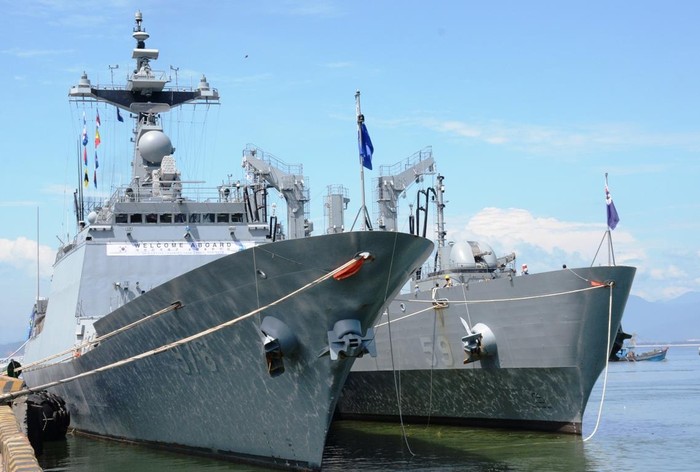 Tàu chiến hải quân Hàn Quốc cập cảng Đà Nẵng.