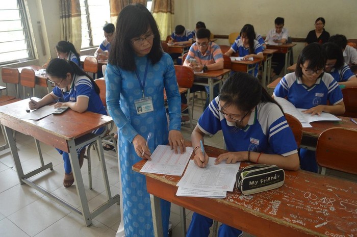 Nhiều phụ huynh kiến nghị ngành giáo dục Đà Nẵng sớm công bố phương án thi tuyển lớp 10 trung học phổ thông. Ảnh: AN