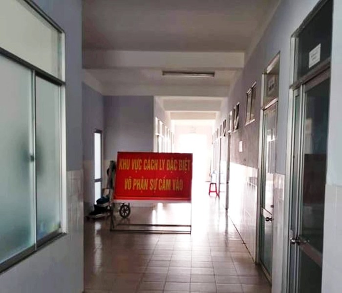 Bệnh viện Đa khoa Quảng Nam đã thực hiện cách ly hai du học sinh đi qua vùng dịch. Ảnh: AN