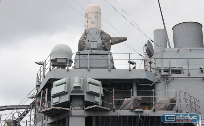 Hệ thống tác chiến trên tàu USS Bunker Hill (CG 52).
