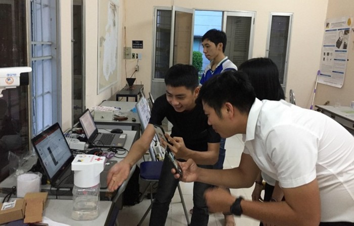 Nhiều giảng viên, sinh viên Đại học Đà Nẵng đã có những nghiên cứu, sáng chế có tính ứng dụng giúp phòng chống dịch bệnh Covid-19. Ảnh: AN