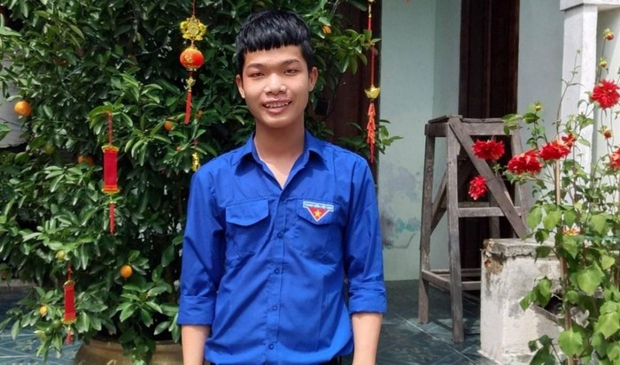 Sinh viên Nguyễn Văn Thắng đã vượt qua nghịch cảnh để giúp đỡ những mảnh đời khó khăn. Ảnh: ATr.