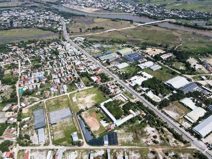 Diện mạo đô thị dần hình thành ở Cụm công nghiệp Tây An, xã Duy Trung, (Duy Xuyên, Quảng Nam). Ảnh: CT