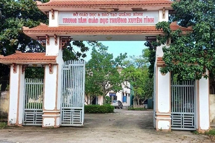 Thủ quỹ Trung tâm giáo dục thường xuyên tỉnh Quảng Bình báo mất 6 tỷ đồng tiền học phí của học viên khiến nhiều người lo lắng sẽ không được cấp bằng. Ảnh: CTV
