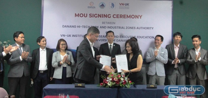 Viện Nghiên cứu và Đào tạo Việt – Anh và Ban Quản lý Khu Công nghệ cao và các Khu công nghiệp Đà Nẵng sẽ có nhiều hoạt động hợp tác, đào tạo nguồn nhân lực chất lượng cao. Ảnh: AN