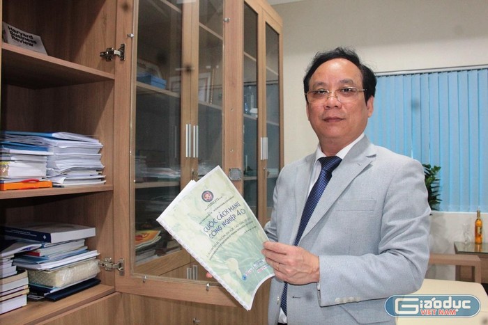 Phó Giáo sư Nguyễn Ngọc Vũ yêu cầu các trường, đơn vị trực thuộc tiếp tục đổi mới quản trị đại học gắn liền với chuyển đổi số. Ảnh: AN