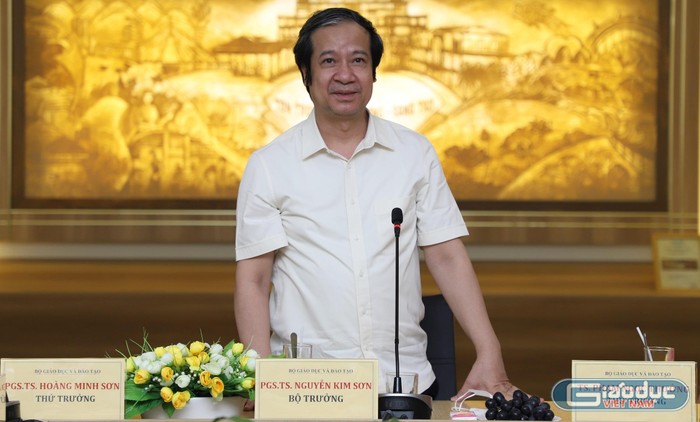 Bộ trưởng Nguyễn Kim Sơn làm việc với lãnh đạo, cán bộ, giảng viên Trường Đại học Sư phạm Đà Nẵng. Ảnh: AN