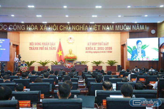 Hội đồng nhân dân thành phố Đà Nẵng thông qua Nghị quyết hỗ trợ 100% học phí cho học sinh mầm non và trung học phổ thông. Ảnh: AN