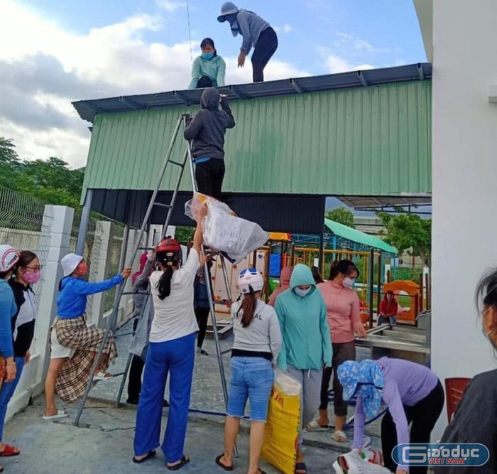 Ông Nguyễn Thanh Lịch - Trưởng phòng giáo dục quận Liên Chiểu (Đà Nẵng) cho hay, hiện các trường học từ mầm non đến trung học cơ sở trên địa bàn quận đang khẩn trương thực hiện các biện pháp phòng, chống bão Noru.