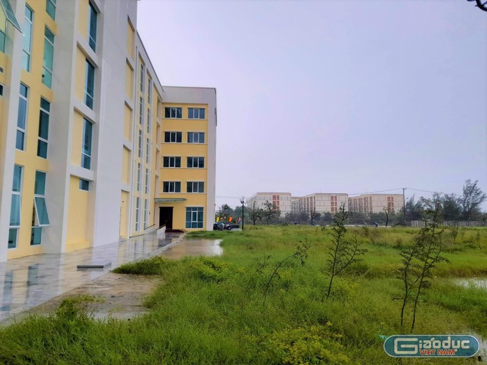 Hiện việc xây dựng cũng như giải phóng mặt bằng tại khu vực dự án Làng Đại học Đà Nẵng đang được triển khai nhưng gặp nhiều vướng mắc.