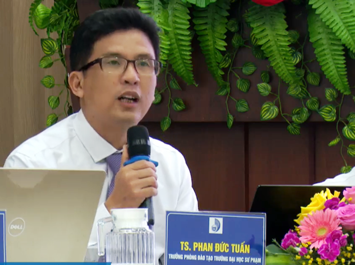 Tiến sĩ Phan Đức Tuấn - Trưởng phòng Đào tạo Trường Đại học Sư phạm Đà Nẵng chia sẻ về các phương thức tuyển sinh khối ngành sư phạm năm 2023. Ảnh: AN