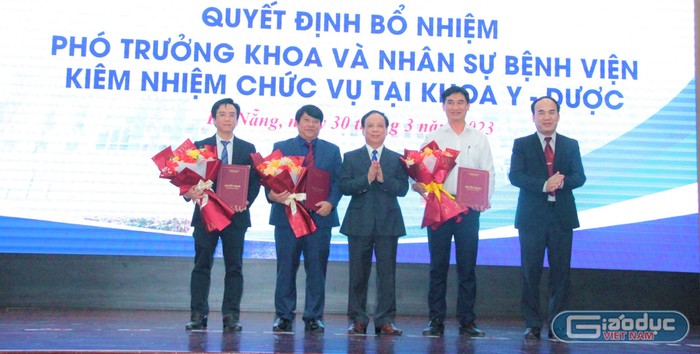 Nhiều lãnh đạo các bệnh viện lớn ở Đà Nẵng tham gia quản lý, giảng dạy tại Khoa Y - Dược Đại học Đà Nẵng. Ảnh: AN