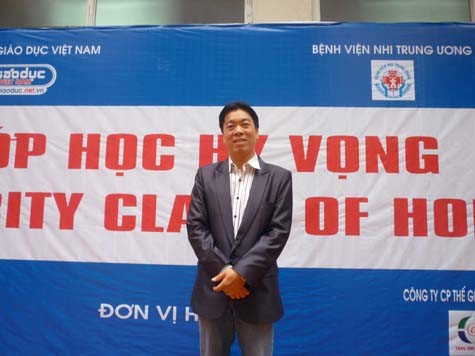 Ông Trần Anh Tuấn, Giám đốc Trung tâm Anh ngữ Việt - Anh (Ảnh Thu Hòe)
