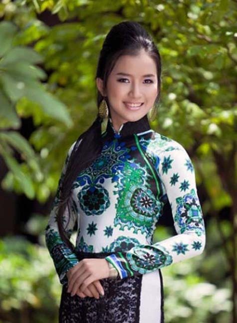 Hoa khôi xứ Huế Phạm Hồng Lê Giang cuộc thi "Miss kinh tế" do trường ĐH Kinh tế - ĐH Huế tổ chức