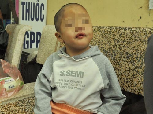 Bé Nguyễn Đàm Hồng Hạnh, 5 tuổi bị bỏ rơi trong chùa Bồ Đề