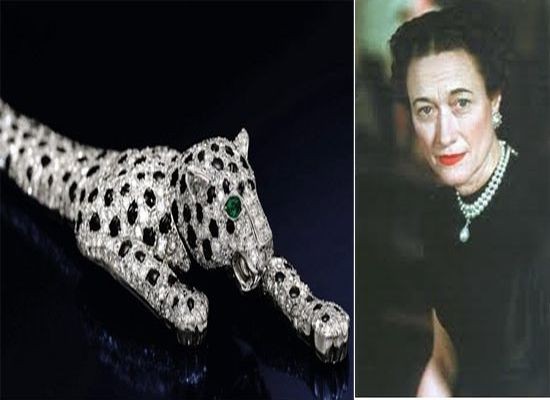 Trang sức của nữ công tước Windsor, giá: 12.417.369 USD (khoảng 255,2 tỷ đồng) Sau đám cưới, nữ công tước sở hữu rất nhiều trang sức đẹp và một trong số chúng là chiếc vòng tay phá vỡ mọi kỷ lục về đấu giá, đạt mức 12.417.369 USD.
