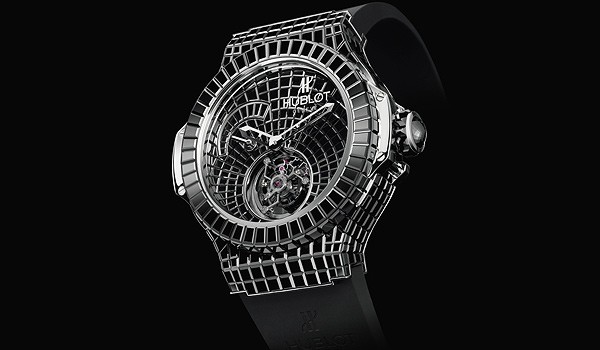 Chiếc đồng hồ mang tên Black Caviar Bang của hiệu Hublot được gắn những viên kim cương đen bề ngoài mặt tròn của đồng hồ. Với 544 viên kim cương, gộp lại khoảng tầm 34.5 carats. Chiếc đồng hồ còn có 18 carat vàng trắng và sử dụng loại dây quai da đen. Chiếc đồng hồ này từng đạt giải phần thưởng cho chiếc đồng hồ trang sức đẹp và đắt nhất thế giới năm 2009. Nó có giá bán là 1 triệu USD