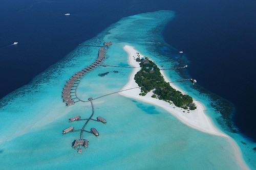 Đảo Cocoa, sở hữu bờ biển cát trắng ngút tầm mắt cùng khu nghỉ dưỡng 5 sao.