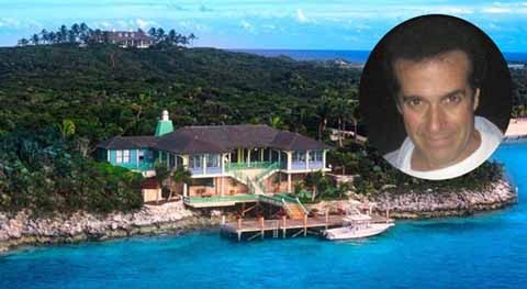 Đảo Musha Cay thuộc sở hữu của nhà ảo thuật David Copperfield gồm 4 hòn đảo riêng biệt, cách Bahamas 140 km về phía đông nam.