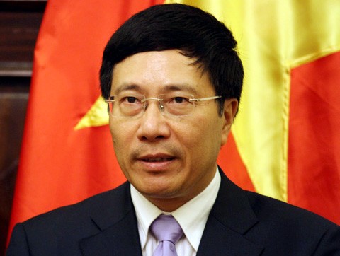 Bộ trưởng Ngoại giao Phạm Bình Minh cho biết Việt Nam đang tích cực làm rõ vụ việc.