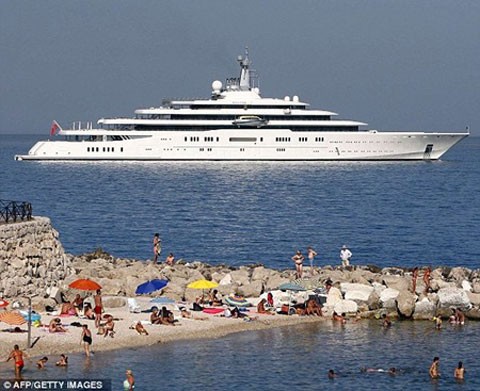 Du thuyền 1 tủ bảng Anh của tỷ phú Nga Abramovich