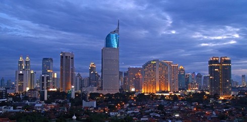 Jakarta, Indonesia, Giá phòng đôi tại khách sạn 4 sao: 127,68 USD Giá 3km taxi: 2,09 USD Giá 2 ly cocktail tại khách sạn 5 sao: 21,79 USD Giá bữa tối cho hai người (kèm một chai rượu): 63,66 USD Tổng: 215,22 USD