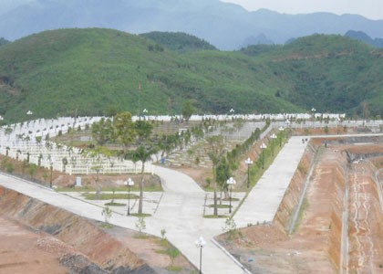 Toàn cảnh đồi Kim của nghĩa trang Lạc Hồng Viên