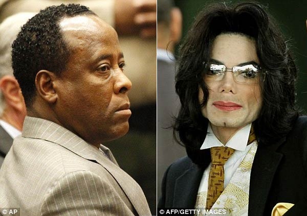 Tòa tuyên án, 17 người nhà Michael Jackson lặng lẽ khóc ảnh 1