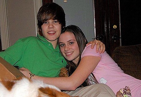 Bạn gái cũ của Justin Bieber, Caitlin Beadles bị dọa giết.