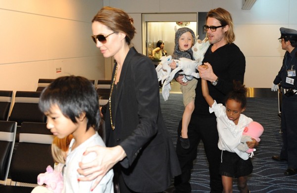 Nhà Jolie - Pitt đã lên máy bay ra Côn Đảo ảnh 1