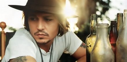 Johnny Depp muốn người khác... uống xương cốt mình! ảnh 1