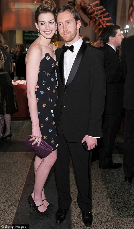 Anne Hathaway và Adam Shulman sắp kết hôn