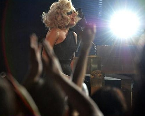 Ngoài đề cử Album của năm, Lady Gaga còn nhận được đề cử cho Màn trình diễn nhạc pop xuất sắc.