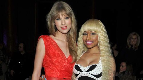 Taylor Swift và Nicki Minaj tại lễ vinh danh của Billboard - Ảnh: Accesshollywood
